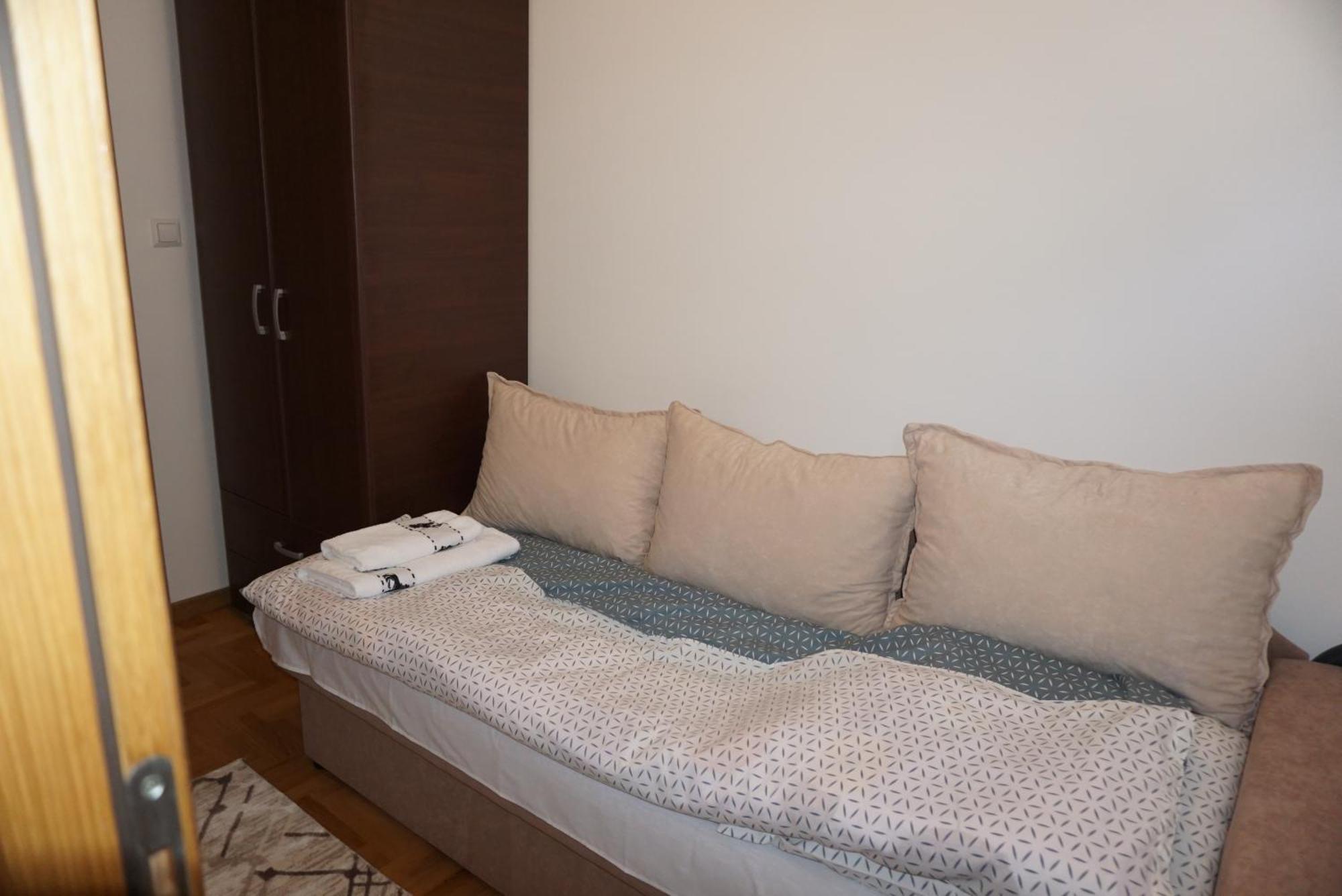 Villa 6 *