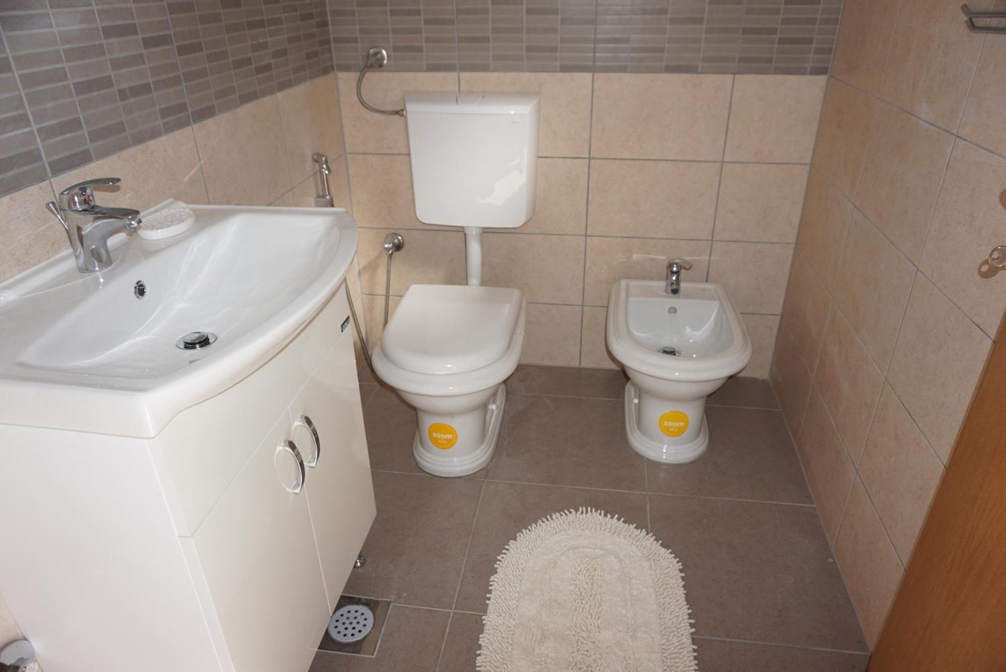 Villa 6 *