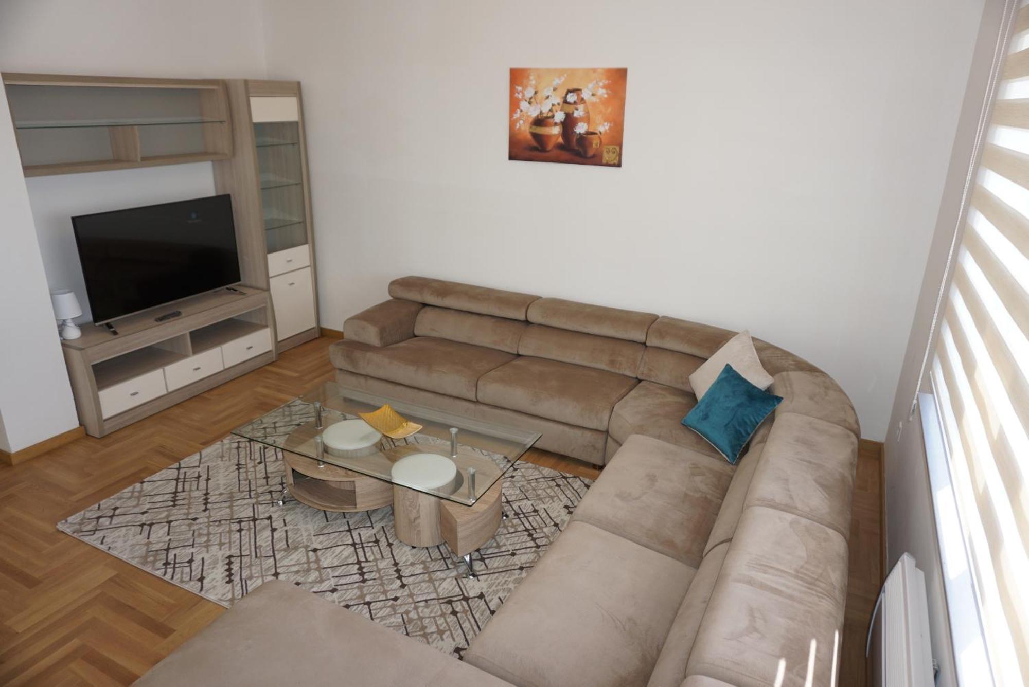 6 Villa