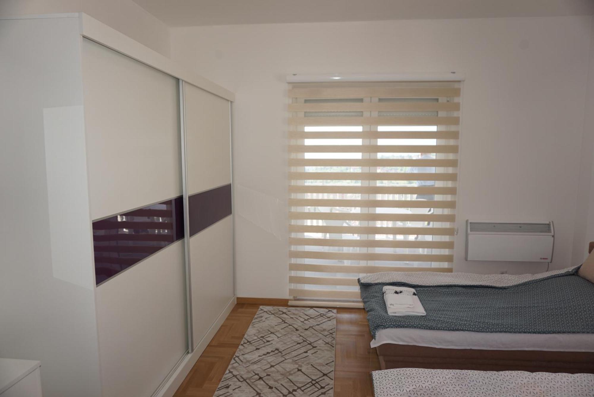 6 Villa