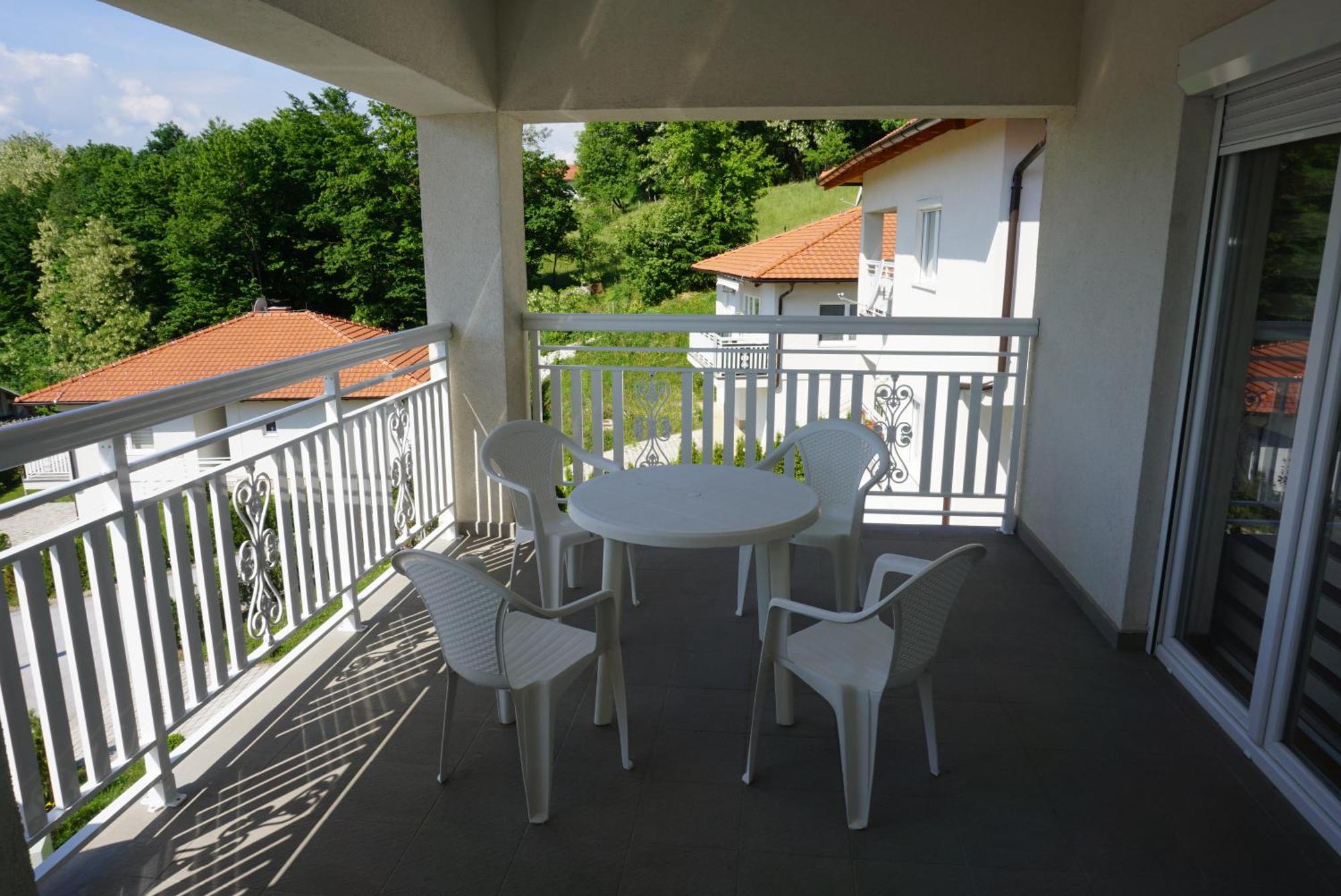Villa 6 *