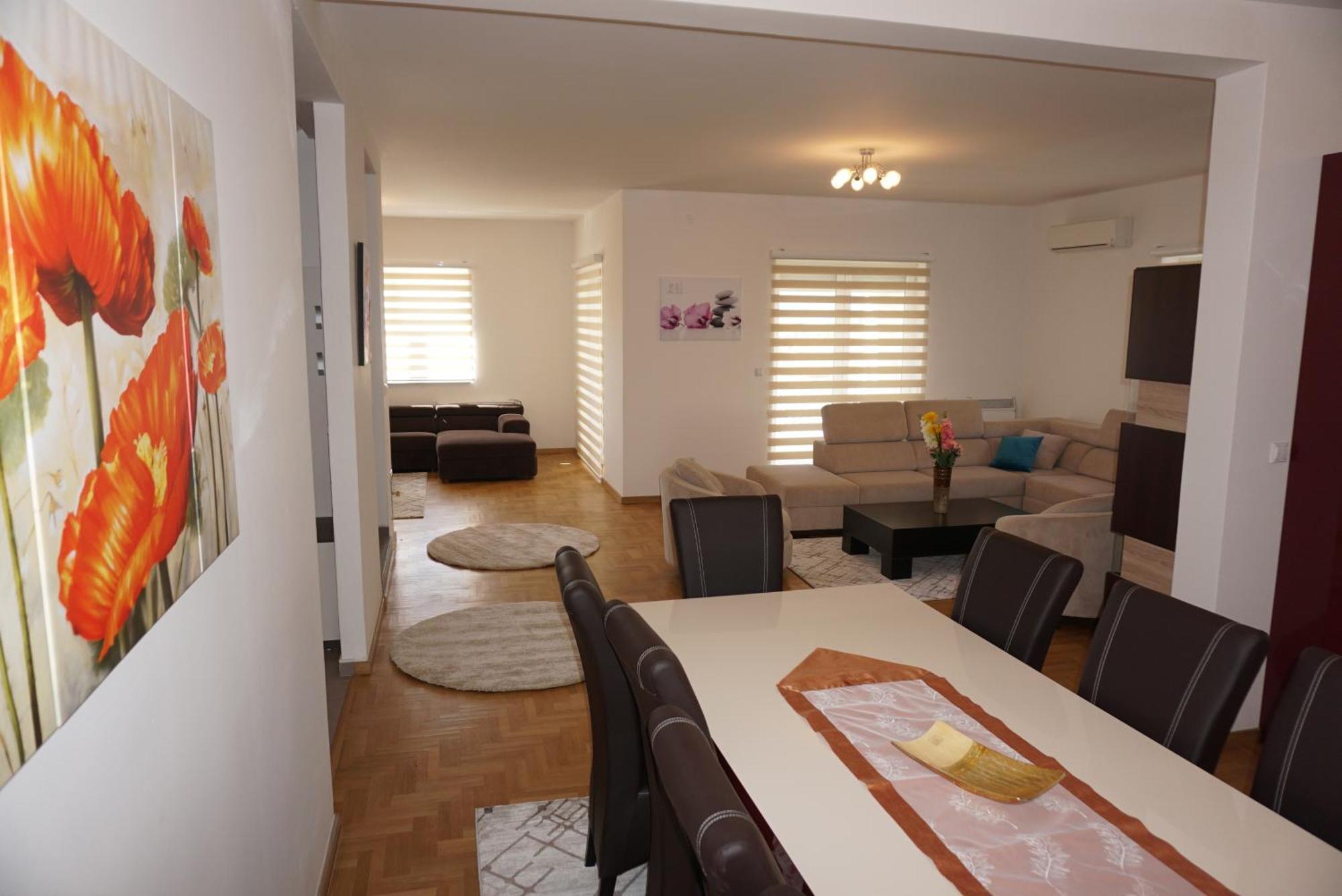 6 Villa