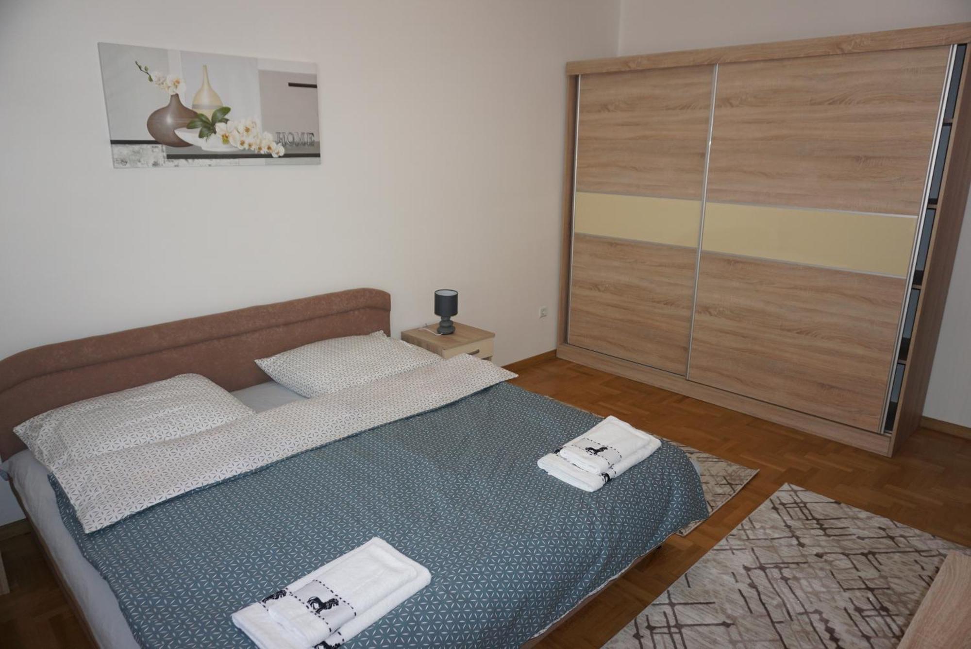 Villa 6 *